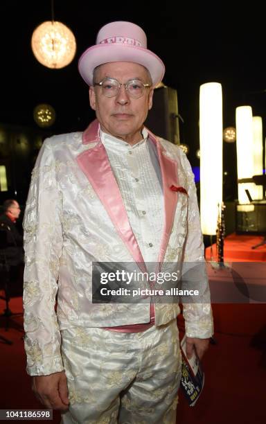 Rosa von Praunheim nimmt am in Berlin während der 65. Internationalen Filmfestspiele an der Verleihung des "Teddy Award" teil. Der Teddy Award ist...