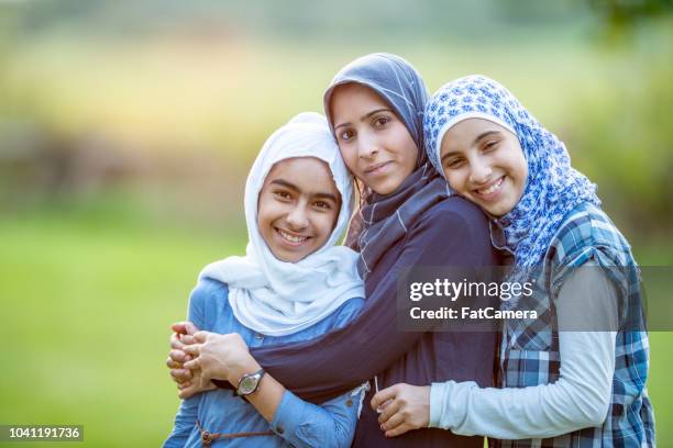 generaciones de chica - inmigrantes fotografías e imágenes de stock