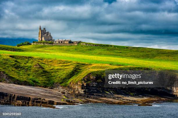 classiebawn castle in irland - republik irland stock-fotos und bilder