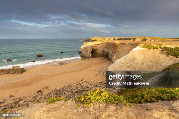 bretagne : quiberon et sa côte sauvage - quiberon stockfoto's en -beelden