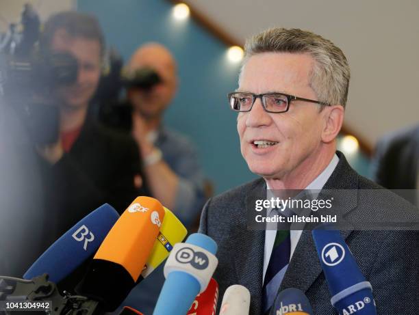 Bundesinnenminister Dr. Thomas de Maiziere, Berlin, Statement BM de Maiziere zur heutigen Festnahme eines Tatverdächtigen i.Z.m. Dem Anschlag auf den...