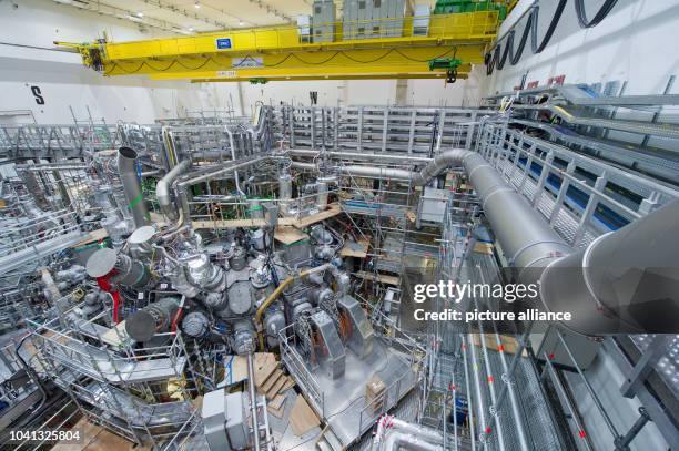 Plasma Container Types 19 Plasma Container Stock Photos, High-Res Pictures, and Images - Getty ...