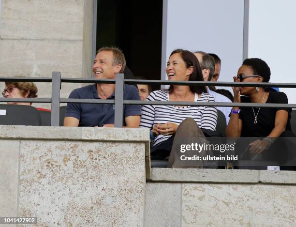 Jürgen Klinsmann und Ehefrau Debbie, Deutschland, Berlin, Olympiastadion, 1. Bundesliga, 2017/18, Jubiläumsspiel anlässlich des 125-jährigen...