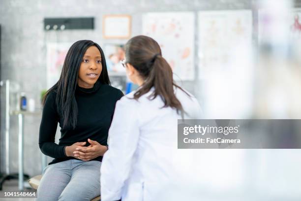 consultar con el médico - sistema-digestivo-humano fotografías e imágenes de stock