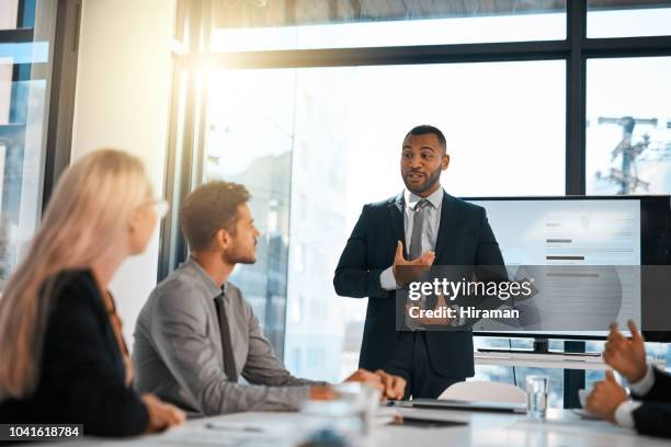 i have a few important updates to share - atualização de software imagens e fotografias de stock