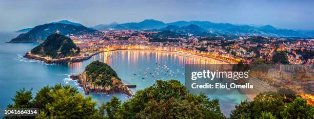 panoramic view of donisti san sebastian at sunset. euskadi, spain - são sebastião espanha imagens e fotografias de stock