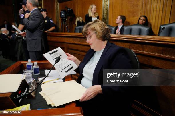 Republican prosecutor Rachel Mitchell, who will be questioning Kavanaugh accuser Christine Blasey Ford, prepares prior to a Senate Judiciary...