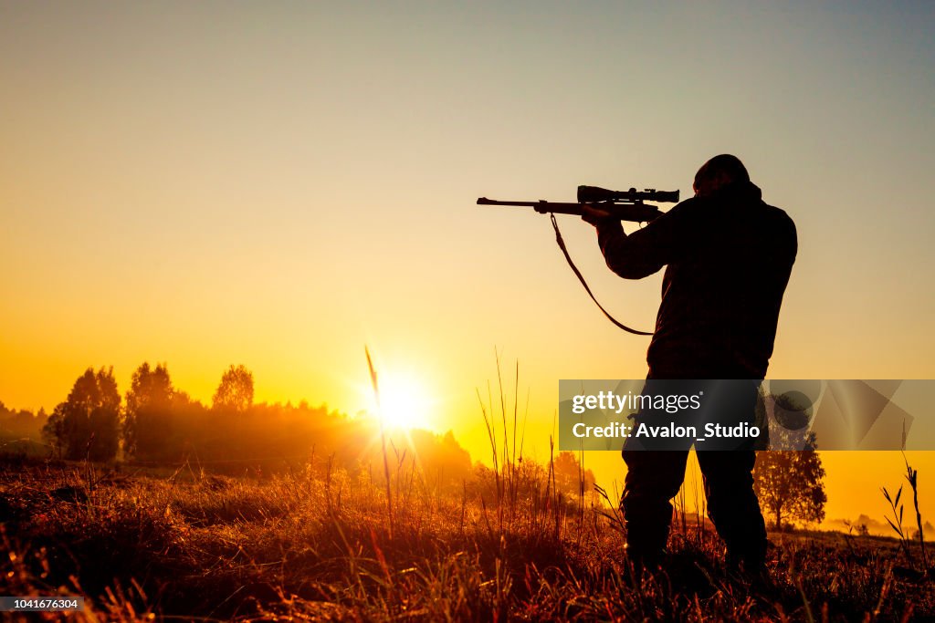 Jager op de jacht's ochtends