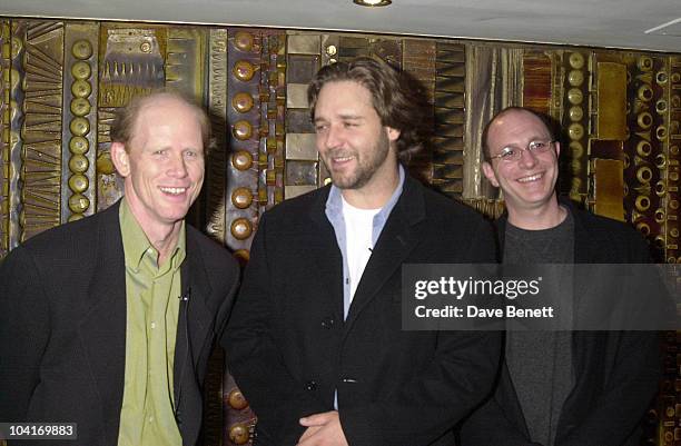 Russell Crowe With Ron Howard And The Writer Akiva Goldsman, Screening Of Movie "A Beautiful Mind" At The Curzon Cinema In Mayfair, London