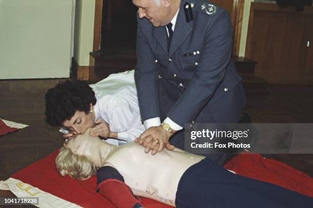 British Conservative politician Edwina Currie, the Parliamentary Under-Secretary of State for Health, attends a Save a Life class run by the London...