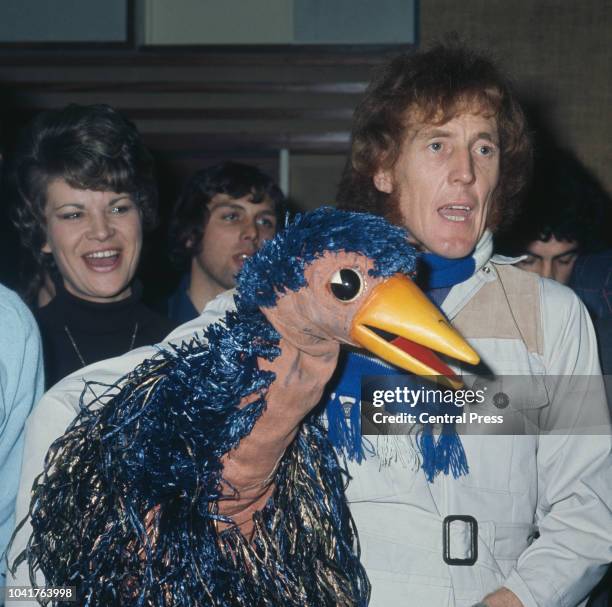 English comedian Rod Hull with his puppet Emu, April 1974.