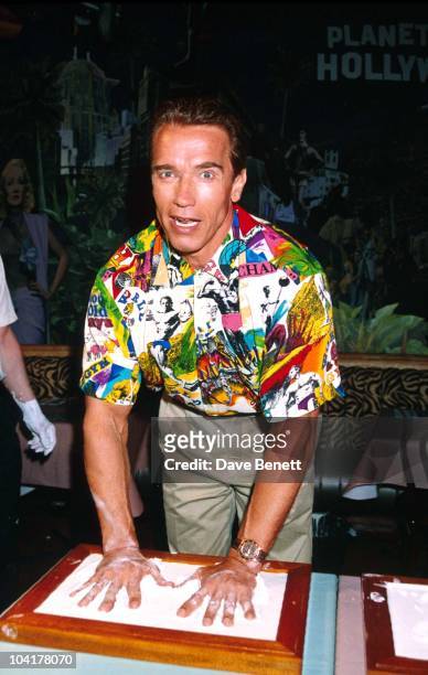 Arnold Schwarzenegger At Planet Hollywood, London, Arnoldschwarzeneggerretro