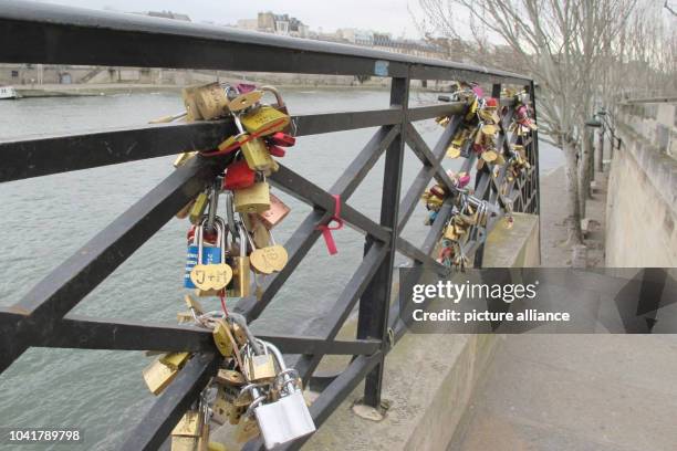 Seine Railing 37 Nadine Bridges Photos & High Res Pictures - Getty Images