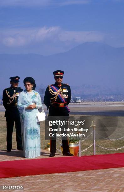 Queen Elizabeth II state visit to Nepal, 17th - 21st February 1986, King Birendra and Queen Aishwarya of Nepal.