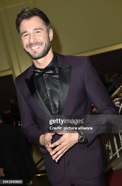 Moderator Jochen Schropp nimmt am in Berlin während der 65. Internationalen Filmfestspiele an der Verleihung des "Teddy Award" teil. Der Teddy Award...