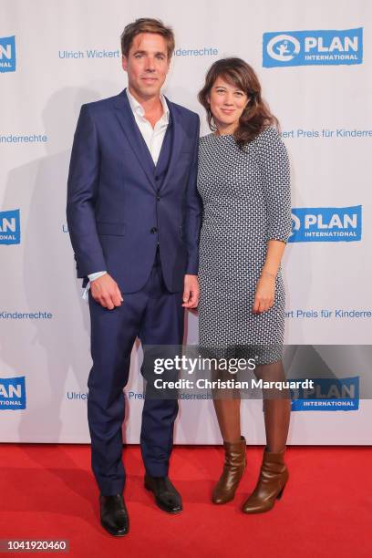 Markus Feldenkirchen and guest attend the Ulrich Wickert and Peter Scholl-Latour award at Bar jeder Vernunft on September 27, 2018 in Berlin, Germany.