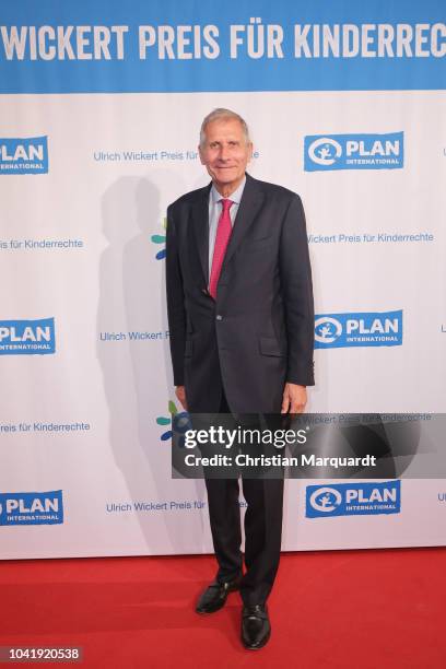 Ulrich Wickert attends the Ulrich Wickert and Peter Scholl-Latour award at Bar jeder Vernunft on September 27, 2018 in Berlin, Germany.