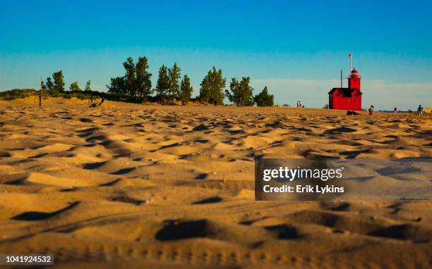 holland harbor light - holland michigan stock pictures, royalty-free photos & images