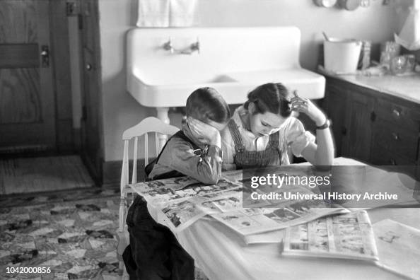 Children Reading Sunday Newspaper, Family of Tenant Farmer, Dickens, Iowa