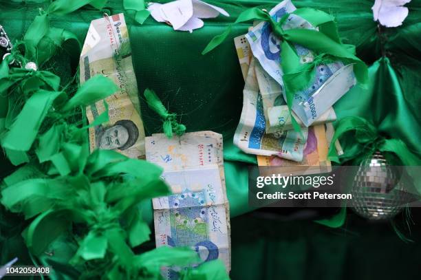 Bank Notes Ribbons 100 Iranian Rial Banknotes Stock Photos, High-Res Pictures, and Images ...