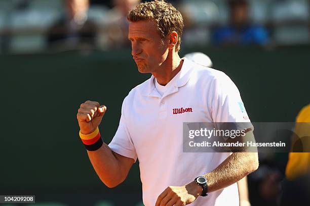 Patrick Kuehnen, Team captain Germany reacts during the match of Izak van der Merwe of South Africa and Florian Mayer of Germany at the Davis Cup...