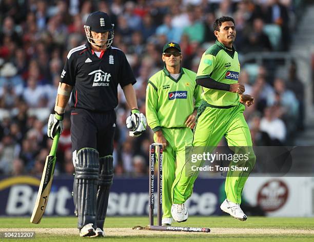 Abdul Razzaq of Pakistan celebrates the wicket of Steven Davies of England during the 3rd NatWest One Day International between England and Pakistan...