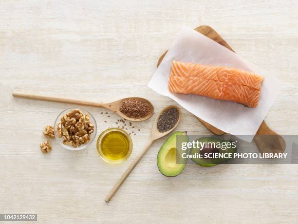 foods high in omega three - omega 3 stockfoto's en -beelden