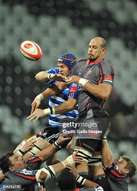 Andries Kruger of the Pumas wins the line-out from Anton van Zyl of Western Province during the Absa Currie Cup match between Pumas and Vodacom...