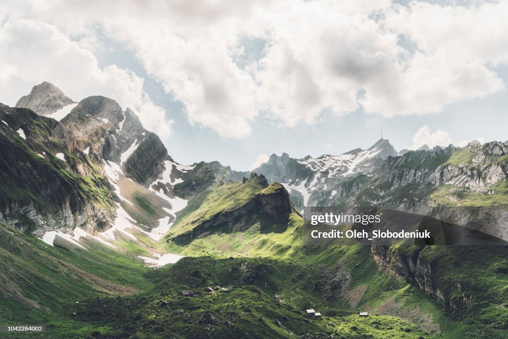Malerische Aussicht auf die Berge in der Schweiz
