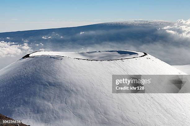crater - mauna loa stock pictures, royalty-free photos & images