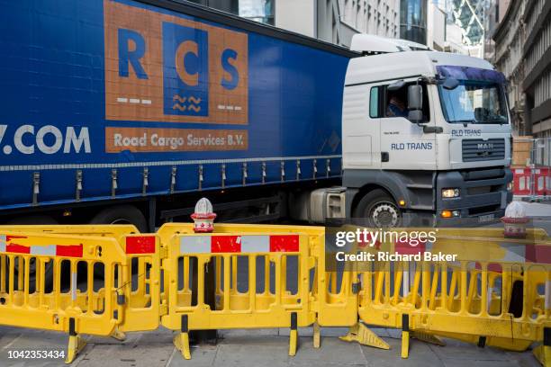 Lorry Reverse Signs Lorry Reverse Photos and Premium High Res Pictures - Getty Images