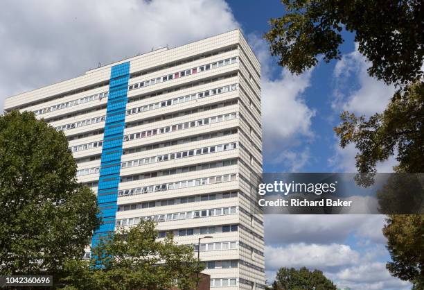 High Rise Cladding Blocks High Rise Cladding Photos and Premium High Res Pictures - Getty Images
