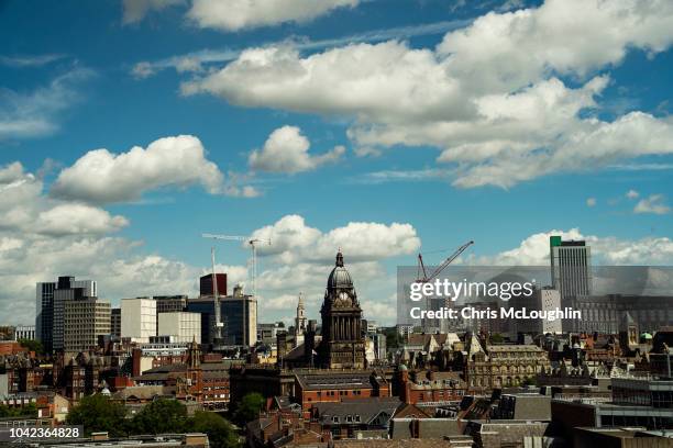 leeds skyline - leeds cityscape stock pictures, royalty-free photos & images