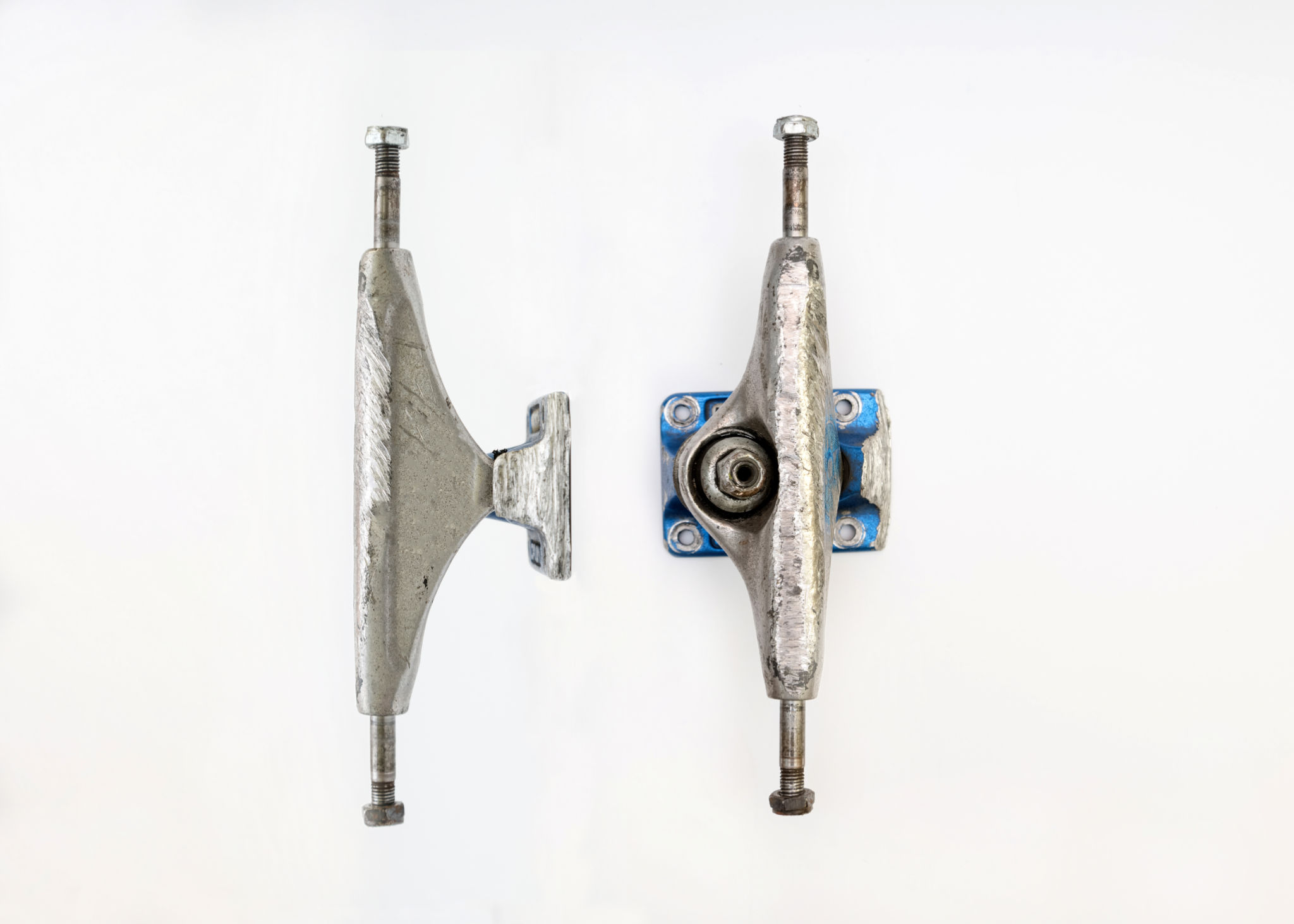 skateboard trucks