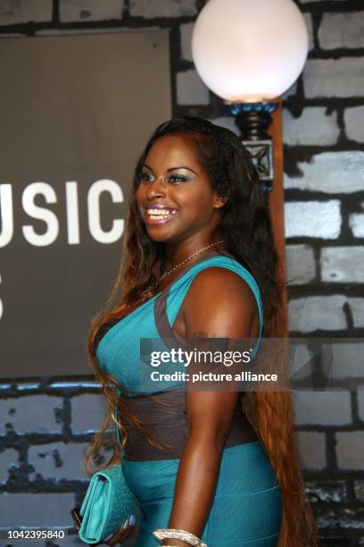 Foxy Red Rapper 357 Foxy Brown Rapper Stock Photos, High-Res Pictures, and Images ...