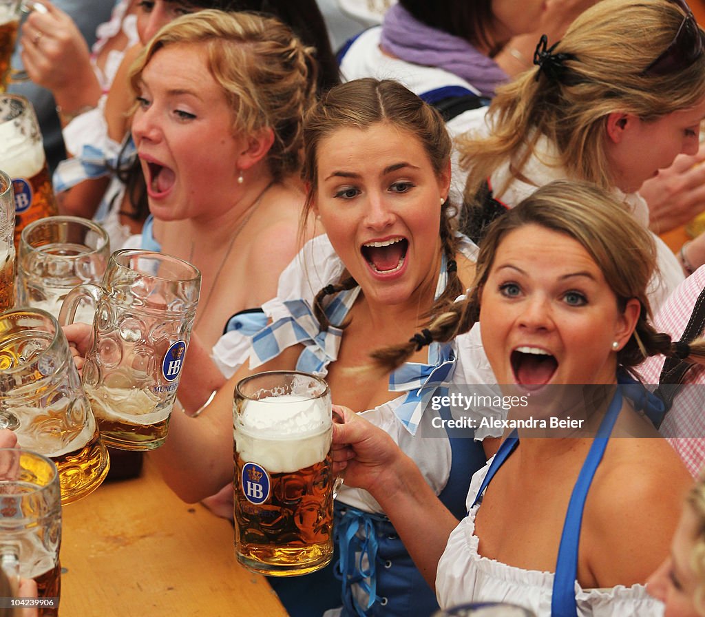 Oktoberfest 2010 - Opening Day