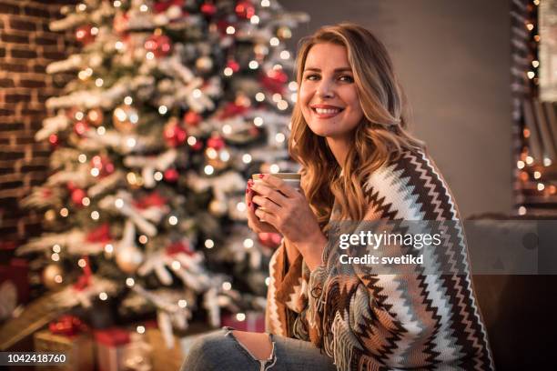 worm drink for cozy night - christmas happiness stock pictures, royalty-free photos & images