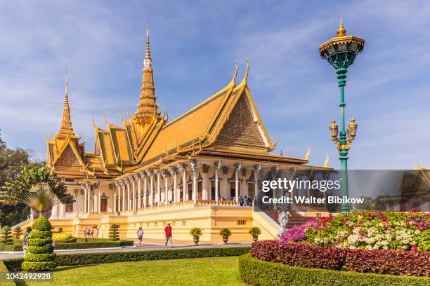 phnom penh, the royal palace - phnom penh stock pictures, royalty-free photos & images