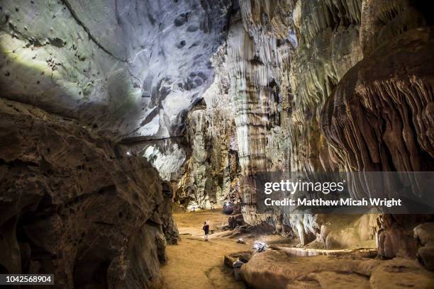 june 2018 phong nha, vietnam - touring around the inside the incredible caves of the phong nha heritage park in vietnam. - phong nha kẻ bàng national park stock pictures, royalty-free photos & images