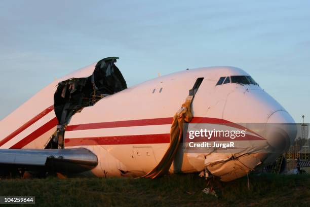 accidente airplance - accidente aéreo fotografías e imágenes de stock