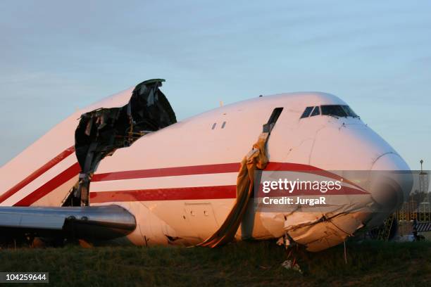 airplance crash - aeroplane crash stock pictures, royalty-free photos & images