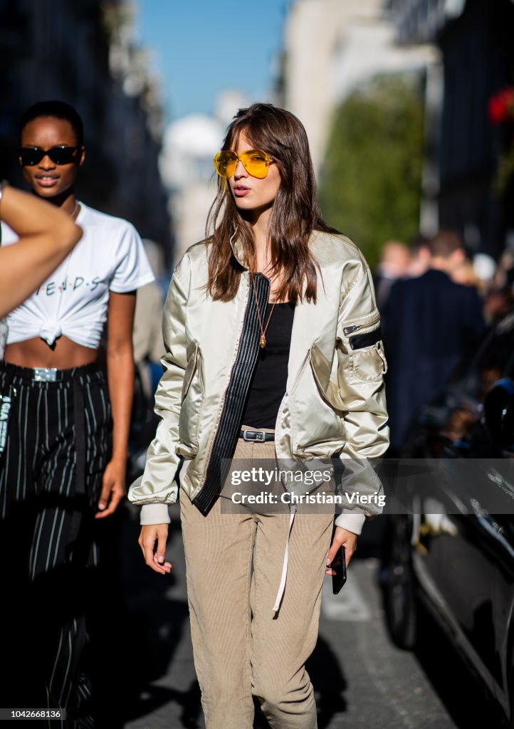 Street Style : Paris Fashion Week Womenswear Spring/Summer 2019 : Day Four