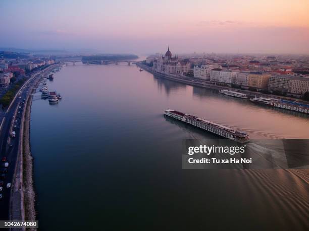 calm danube river in an early morning - fluss stock-fotos und bilder