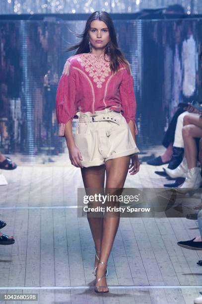 Model Luna Bijl walks the runway during the Isabel Marant show as part of Paris Fashion Week Womenswear Spring/Summer 2019 on September 27, 2018 in...