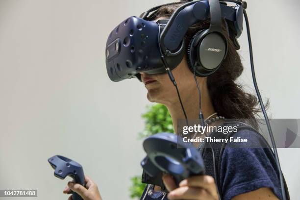 Tree VR is a virtual-reality project designed by Winslow Porter that transforms a human being equipped with special devices into a rainforest tree...