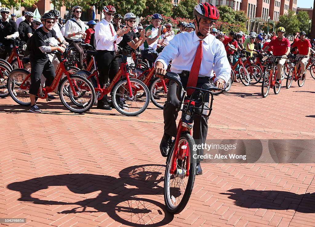 DC Mayor Adrian Fenty Launches Capital Bikeshare Program