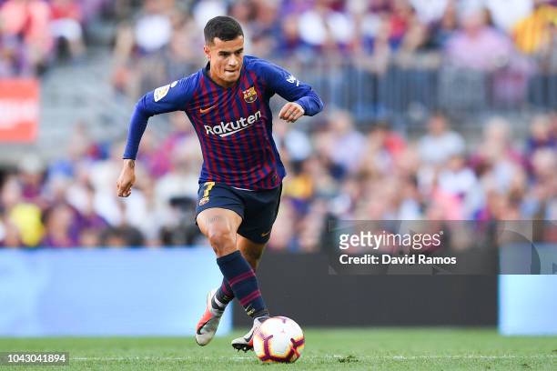 Philippe Coutinho of FC Barcelona runs with the ball during the La Liga match between FC Barcelona and Athletic Club at Camp Nou on September 29,...