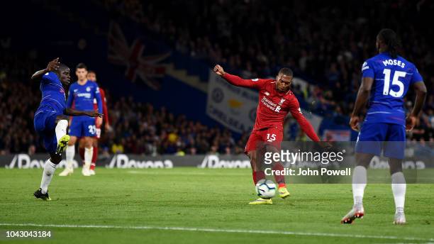 Daniel Sturridge of Liverpool scoring the equalising goal during the Premier League match between Chelsea FC and Liverpool FC at Stamford Bridge on...