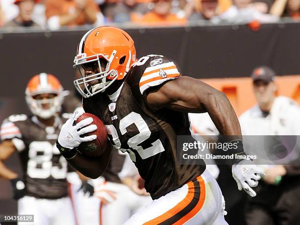Tight end Ben Watson of the Cleveland Browns carries the ball after ctachinga pass during a game with the Kansas City Chiefs on September 19, 2010 at...