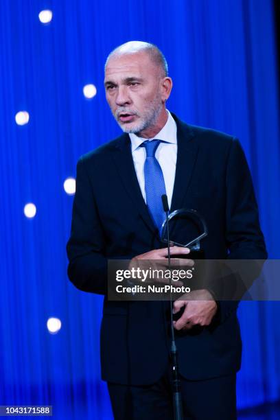 Dario Grandinetti receives Silver Shell for Best Actor for'Rojo' film during the closing ceremony of 66th San Sebastian Film Festival at Kursaal on...
